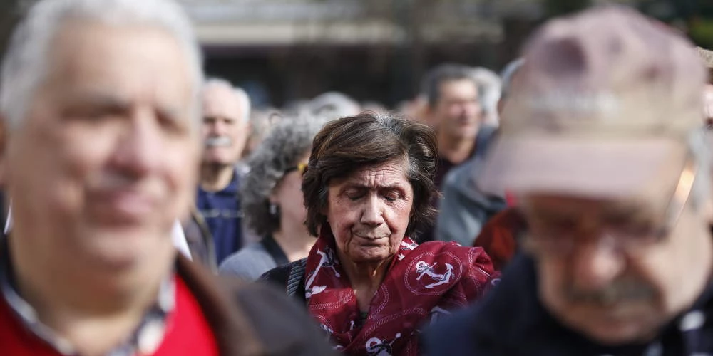 Πολυνομοσχέδιο: Άγριο ψαλίδι σε συντάξεις και αφορολόγητο – Τα σκληρά προαπαιτούμενα